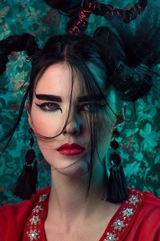 A woman with Ancient Japanese inspired make-up, close-up